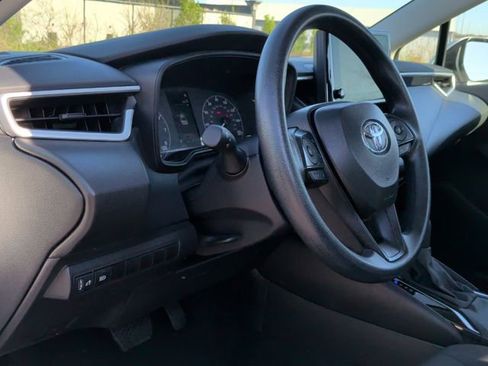 Certified 2025 Toyota Corolla LE image 14