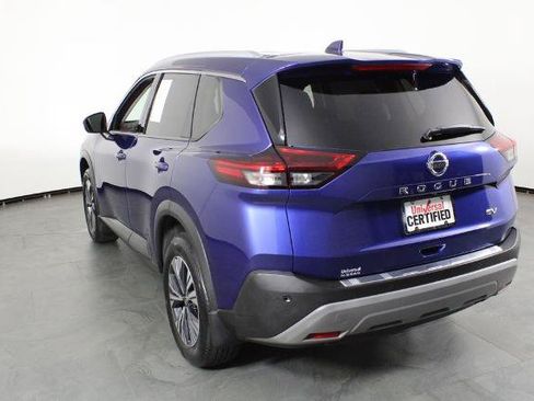 Certified 2021 Nissan Rogue SV w/ Premium Package FWD image 16