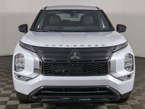 New 2026 Mitsubishi Outlander LE FWD image 11