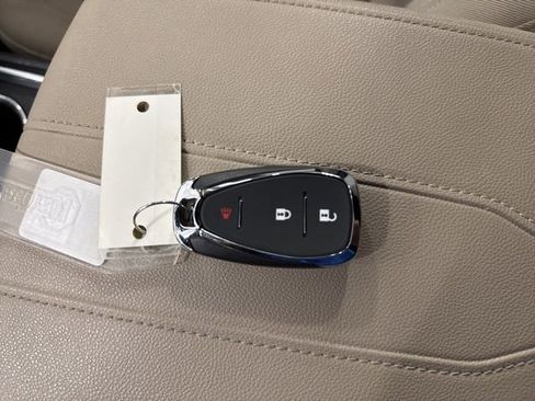 Used 2023 Chevrolet Traverse LS image 35