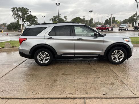 Used 2020 Ford Explorer XLT RWD image 7