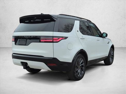 Certified 2024 Land Rover Discovery Dynamic SE image 9