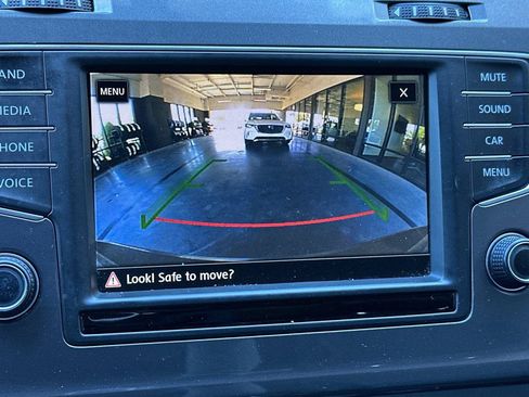 Used 2017 Volkswagen Golf Alltrack AWD/4WD image 19