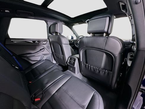 Certified 2026 Porsche Macan AWD/4WD image 26