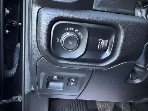 Used 2023 RAM 1500 Laramie image 25