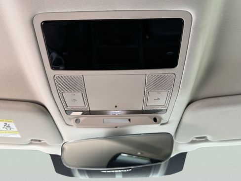 Used 2023 Land Rover Defender 90 S image 56