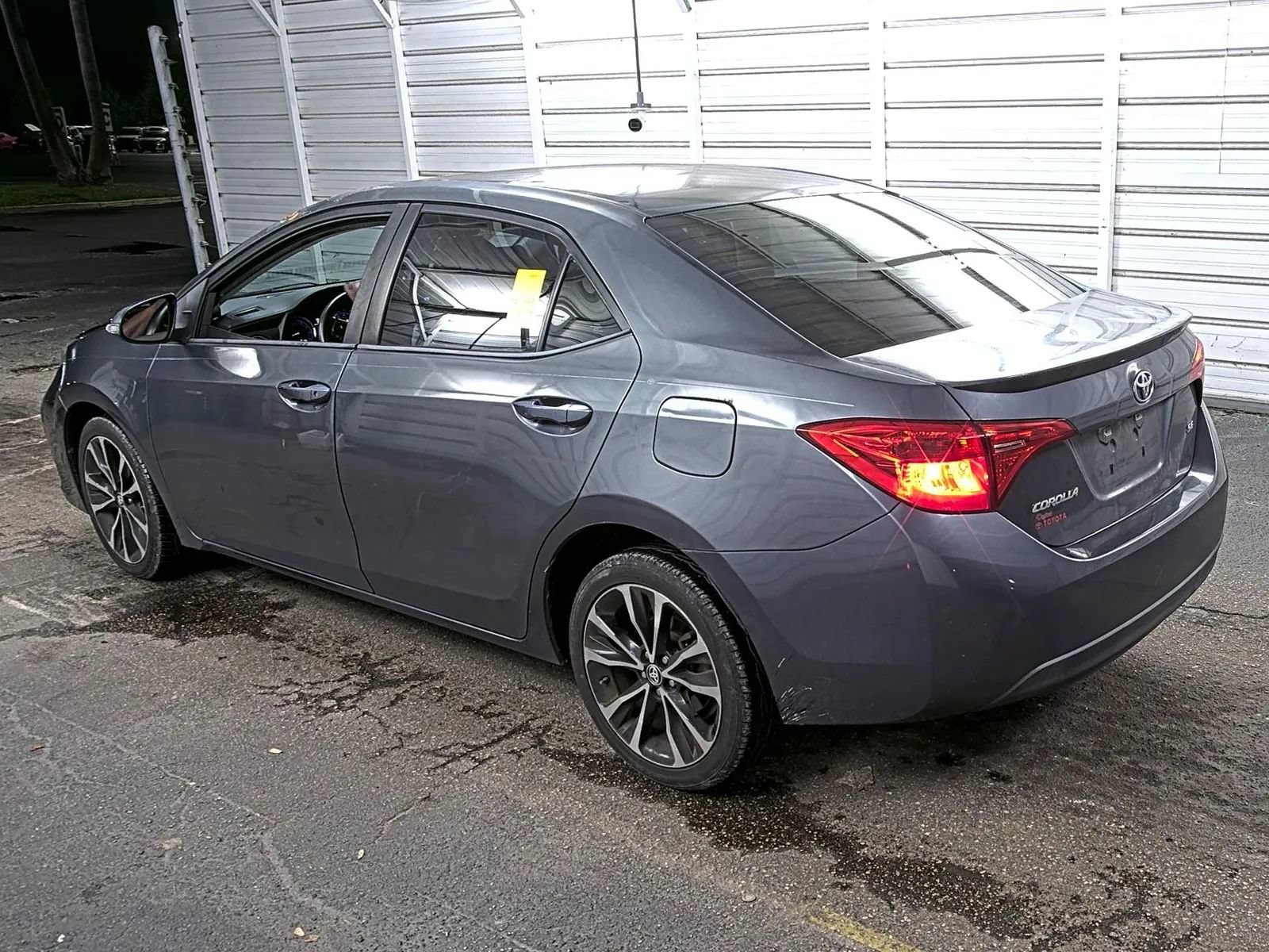 Used 2019 Toyota Corolla SE FWD image 2