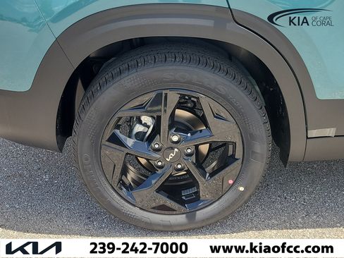 New 2026 Kia Seltos EX FWD image 9