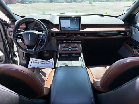 Used 2022 Lincoln Aviator Grand Touring w/ Equipment Group 301A AWD/4WD image 18