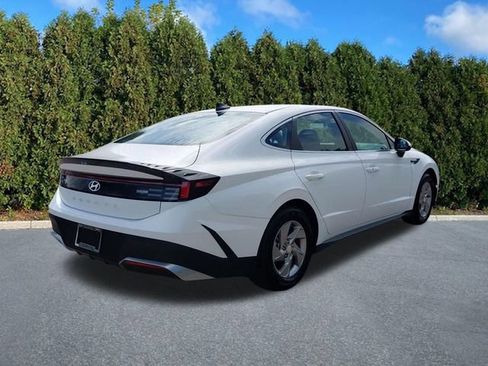Used 2026 Hyundai Sonata SE FWD image 4