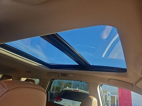 New 2025 Nissan Pathfinder Platinum image 32