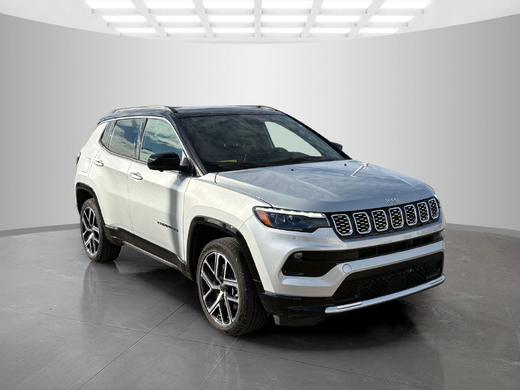 Used 2025 Jeep Compass Limited w/ Elite Group AWD/4WD image 4