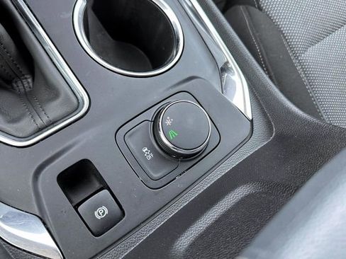Used 2019 Chevrolet Traverse LT FWD image 28