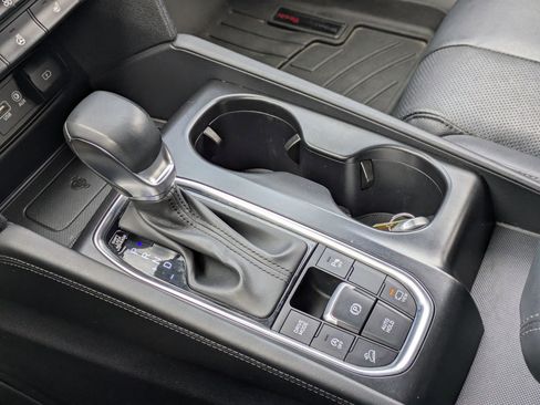 Used 2020 Hyundai Santa Fe Limited image 25