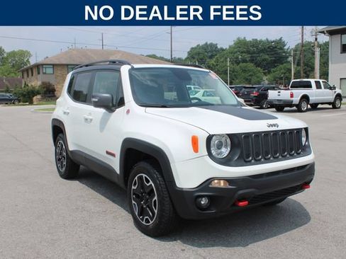 Used 2017 Jeep Renegade Trailhawk w/ Premium Trailhawk Package AWD/4WD image 2