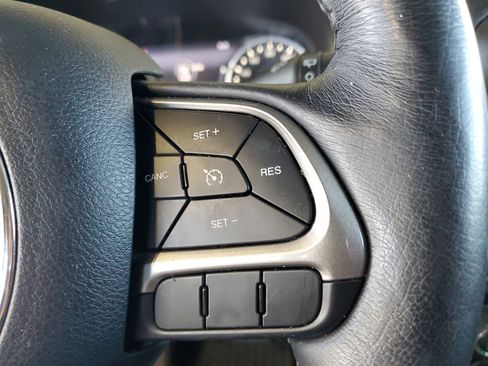 Used 2022 Jeep Renegade Latitude w/ Convenience Group AWD/4WD image 24