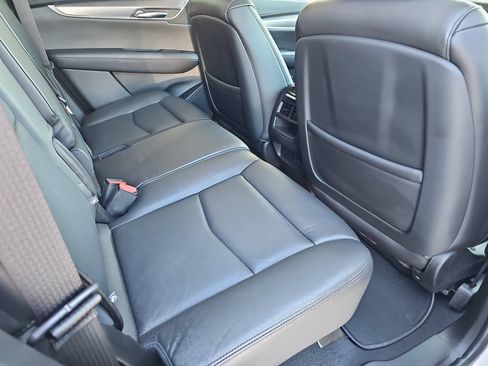 Used 2019 Cadillac XT5 Premium Luxury w/ LPO, Black Ice Package AWD/4WD image 11