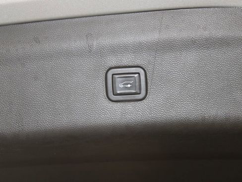 Used 2022 Buick Enclave Premium image 31