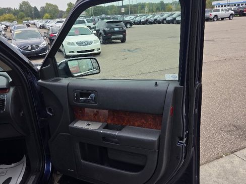 Used 2011 Ford Flex Limited w/ Class III Trailer Tow Pkg image 16