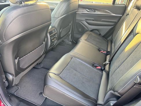 Used 2026 Jeep Grand Cherokee 4WD image 13