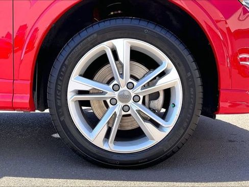 Used 2020 Audi Q3 2.0T Premium w/ Convenience Package AWD/4WD image 9