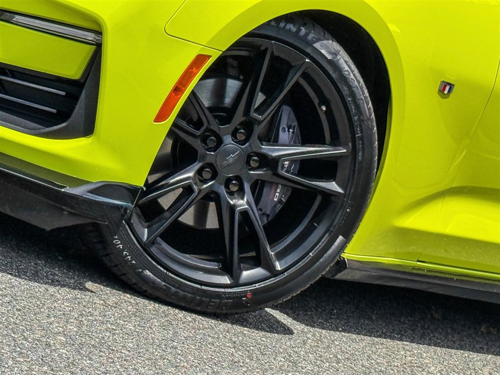 Used 2021 Chevrolet Camaro SS RWD image 5