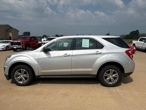 Used 2017 Chevrolet Equinox LS FWD image 6