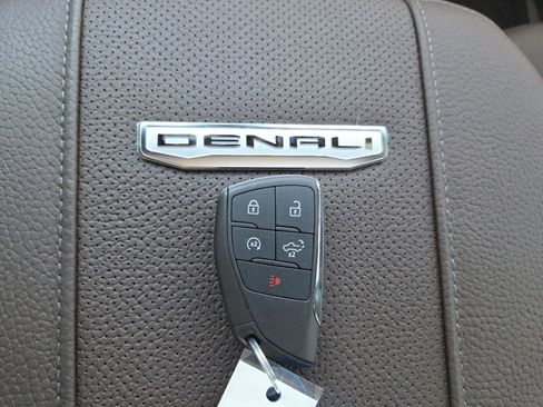 New 2026 GMC Sierra 3500 Denali w/ Denali Reserve Package image 40