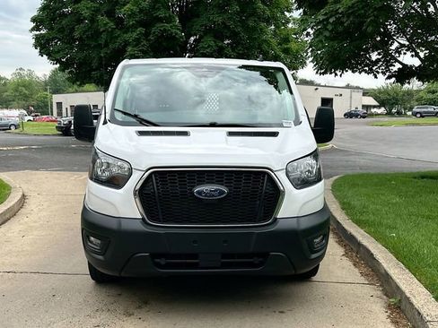 Used 2024 Ford Transit 250 Low Roof w/ Exterior Upgrade Package RWD image 2