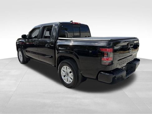 Used 2022 Nissan Frontier SV image 5