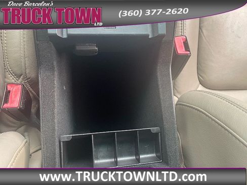 Used 2014 Ford Explorer XLT w/ Equipment Group 202A AWD/4WD image 33