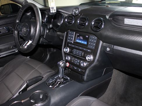 Used 2016 Ford Mustang Coupe image 21