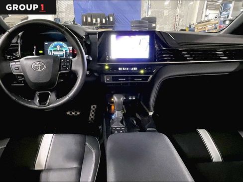 Used 2025 Toyota Camry SE AWD/4WD image 15