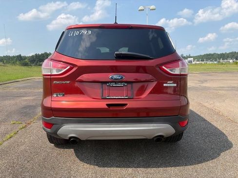 Used 2015 Ford Escape SE FWD image 10