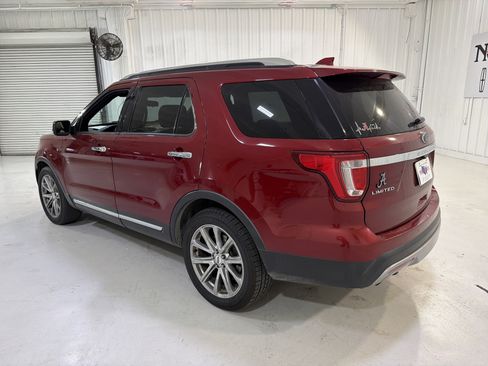 Used 2017 Ford Explorer Limited image 3