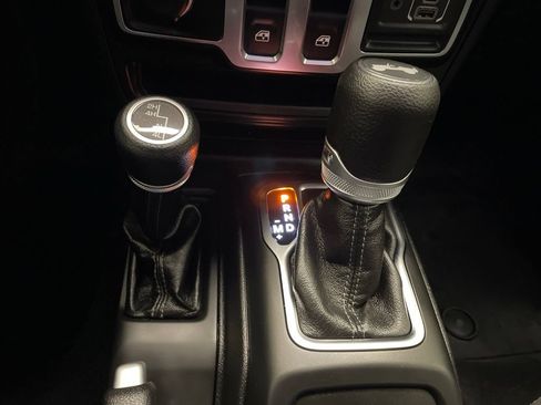 Certified 2025 Jeep Wrangler Sport AWD/4WD image 17