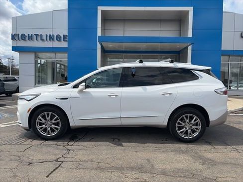 Used 2023 Buick Enclave Essence w/ Experience Buick Package image 4