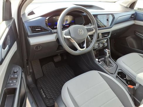 Used 2024 Volkswagen Taos SE image 15