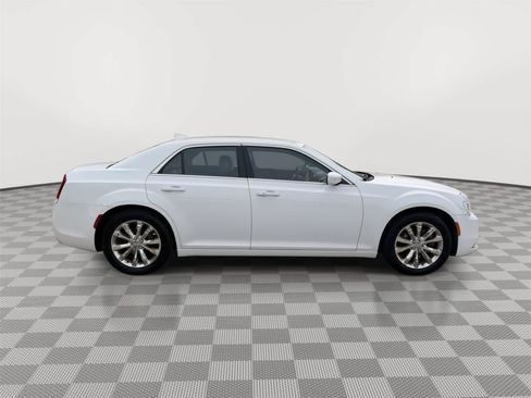Used 2016 Chrysler 300 Limited w/ Driver Convenience Group AWD/4WD image 6