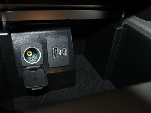 Used 2023 Ford Explorer ST w/ Equipment Group 401A image 21