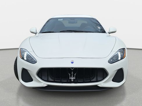 Used 2018 Maserati GranTurismo Sport image 2