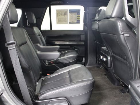 Used 2021 Ford Expedition XLT image 31