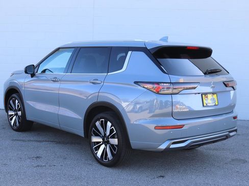 Used 2025 Mitsubishi Outlander SEL image 49