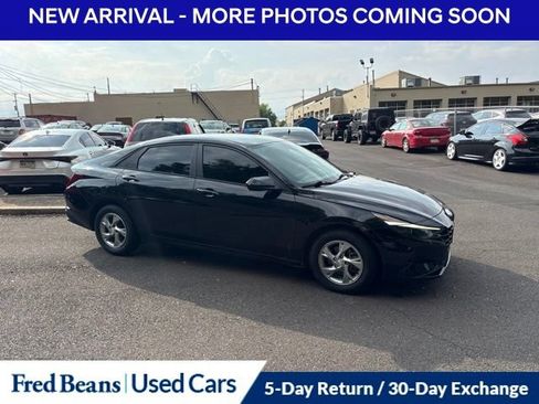 Used 2023 Hyundai Elantra SE FWD image 4