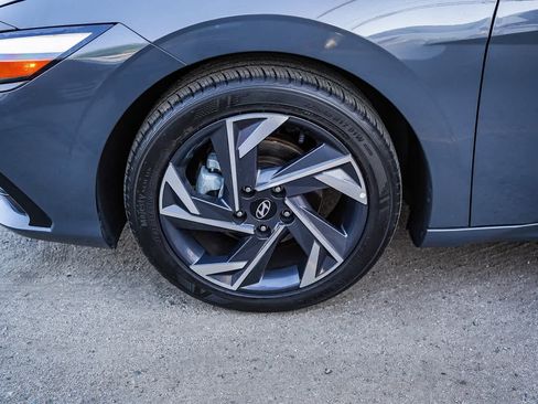 Certified 2024 Hyundai Elantra SEL w/ Convenience Package image 6