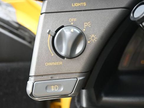 Used 1990 Chevrolet Corvette Convertible RWD image 8