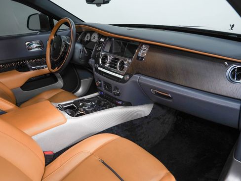 Used 2018 Rolls-Royce Wraith image 35