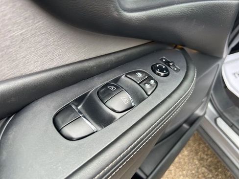 Used 2024 Nissan Murano SL image 23