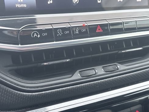 Used 2022 Jeep Compass Altitude w/ Convenience Group image 19