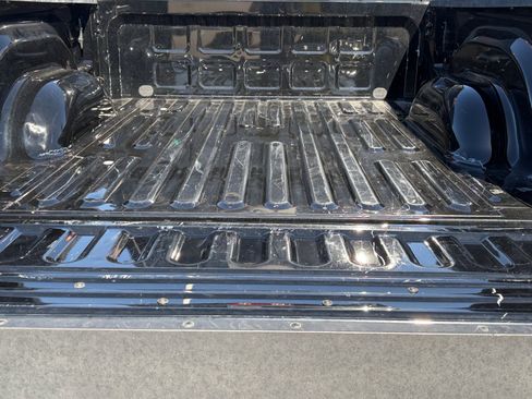 Used 2024 RAM 2500 Laramie w/ Safety Group AWD/4WD image 35